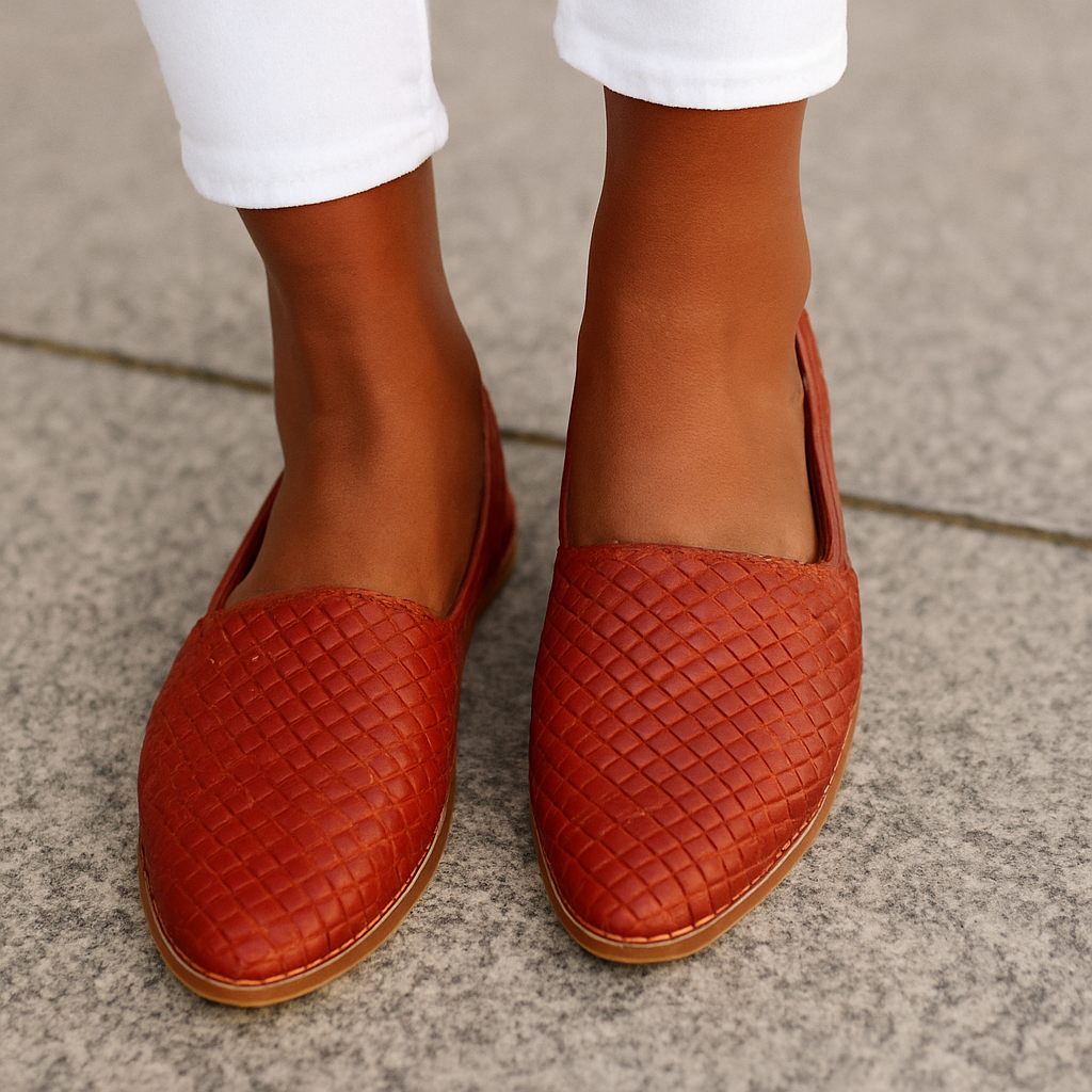 chloe woven slip on flats for women wlyl8.png